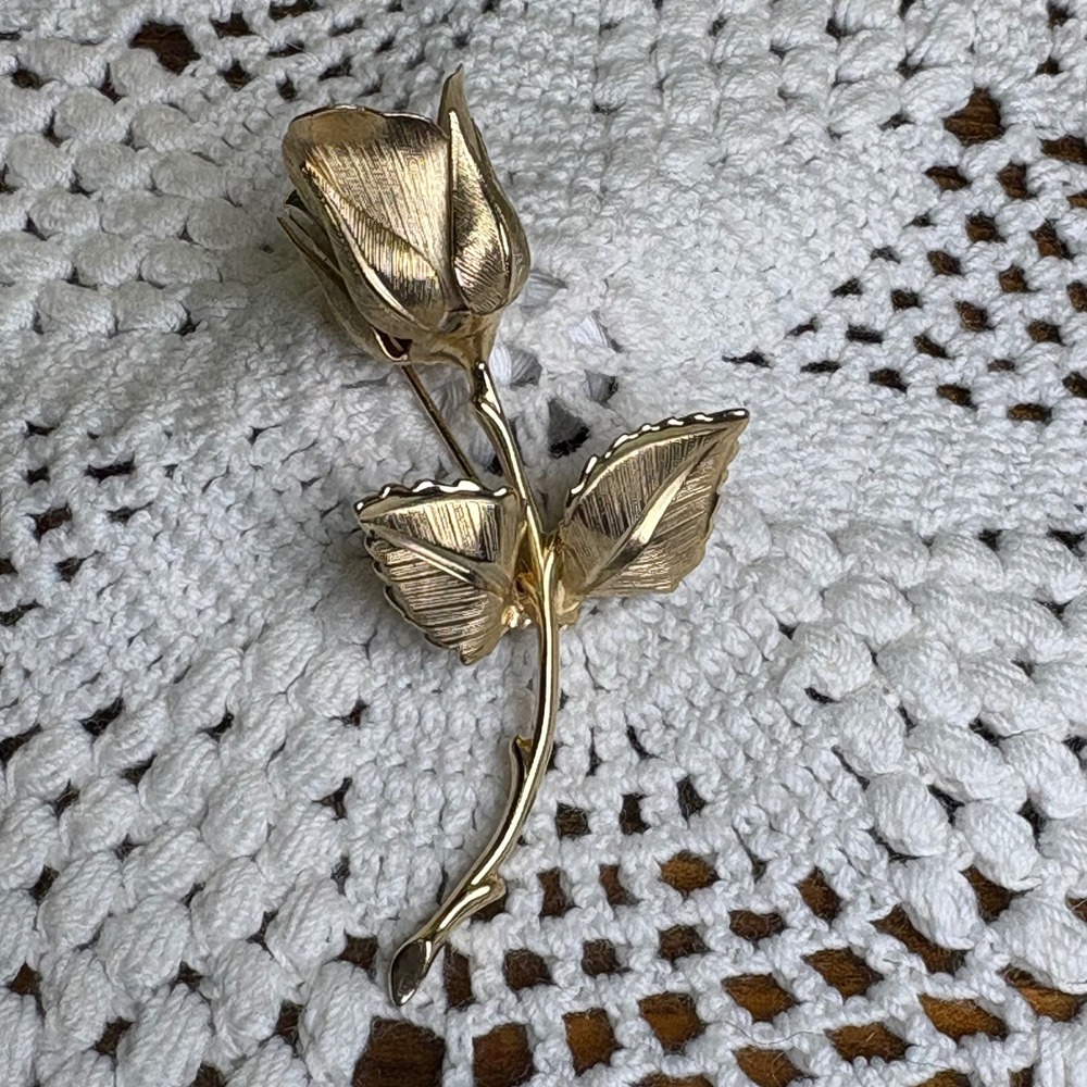Vintage Giovanni Rose Brooch Pin Cottagecore Gold Tone Metal